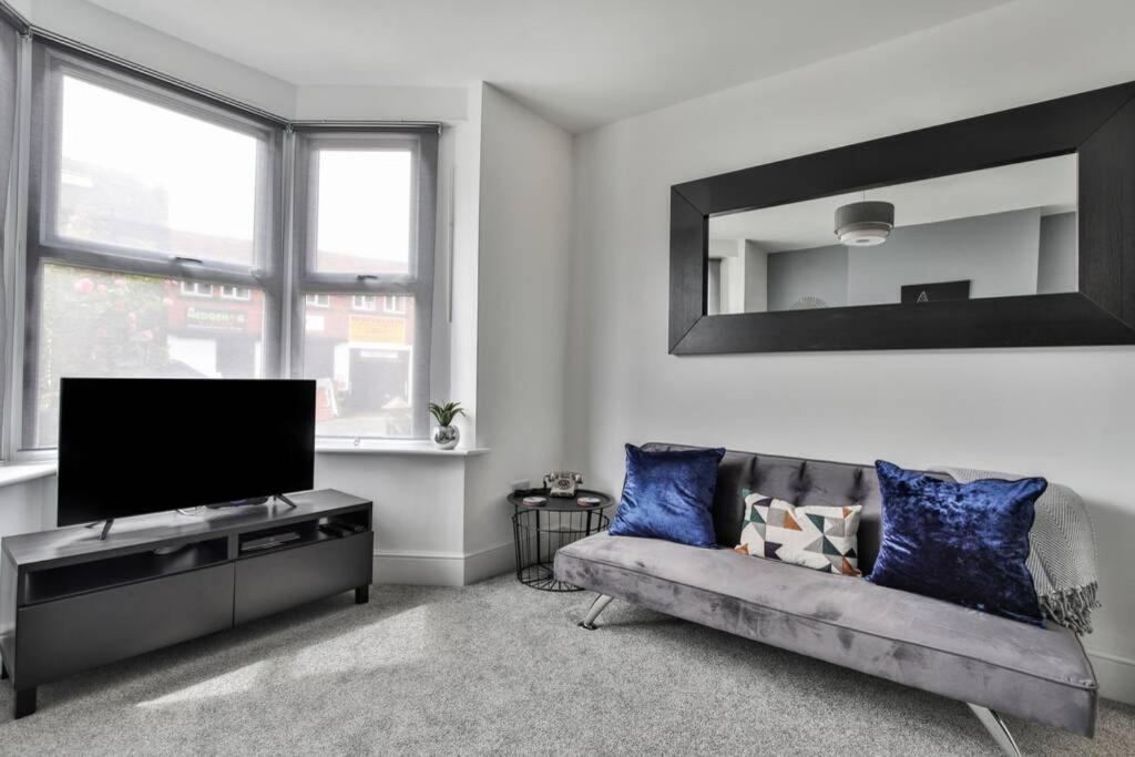 Refurbished Plush Property Great Transport Links Sheffield Buitenkant foto