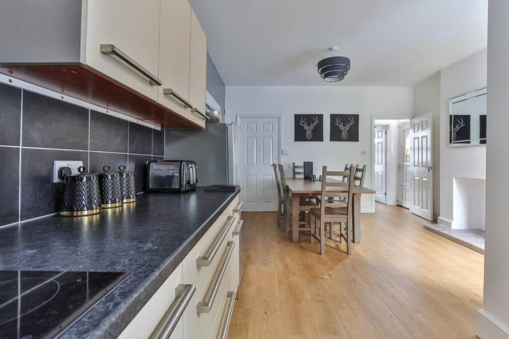Refurbished Plush Property Great Transport Links Sheffield Buitenkant foto