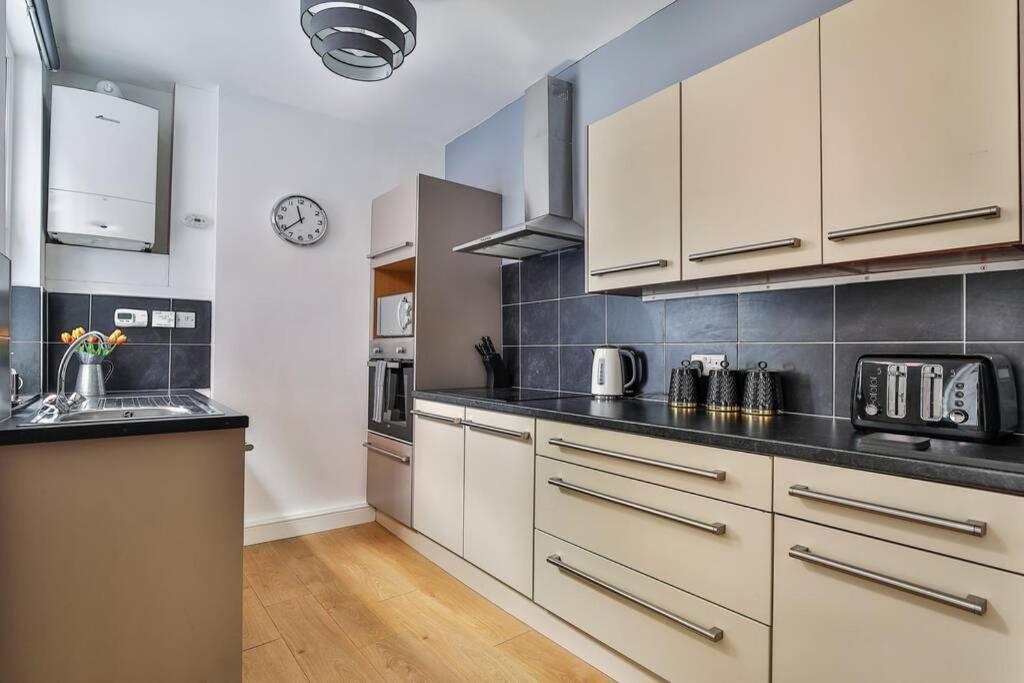 Refurbished Plush Property Great Transport Links Sheffield Buitenkant foto