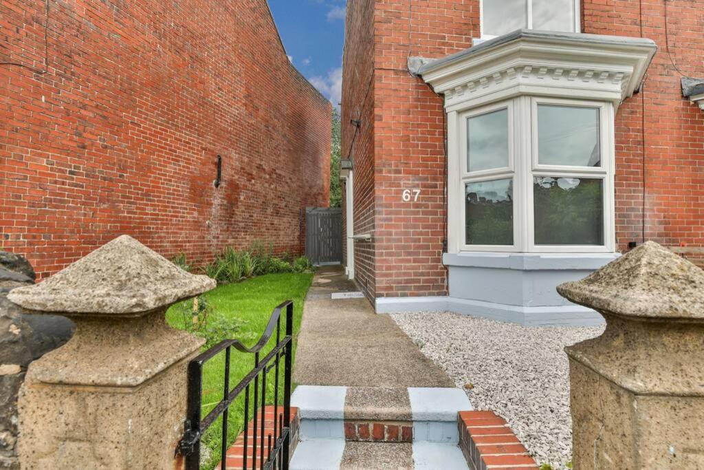 Refurbished Plush Property Great Transport Links Sheffield Buitenkant foto