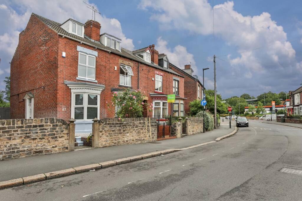 Refurbished Plush Property Great Transport Links Sheffield Buitenkant foto